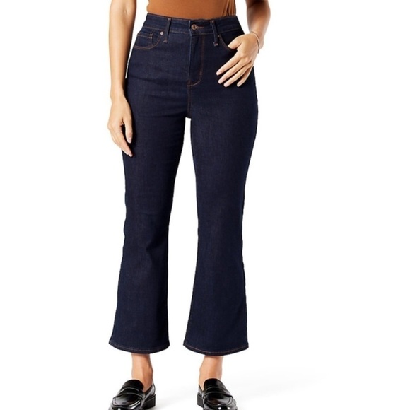 Levi's Denizen Dark
Indigo Sculpting Ultra High-Rise Crop Flare Jeans nwt - Picture 1 of 8